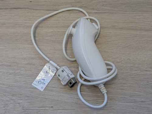 Nintendo wii nunchuck - nintendo,