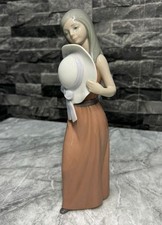 Lladro 5007 Bashful Girl In