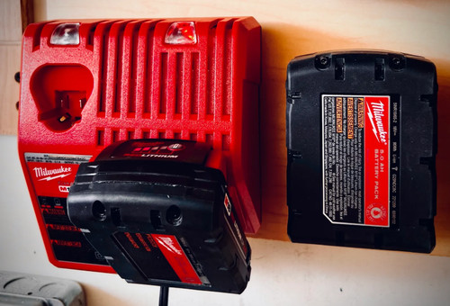 Milwaukee m12 m18 charger - m12,