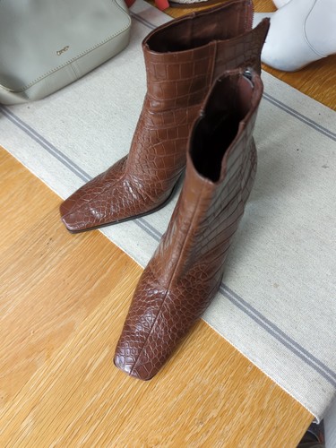 Mango brown leather crocodile - brown,