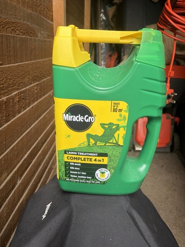 Miracle gro evergreen complete - gro,
