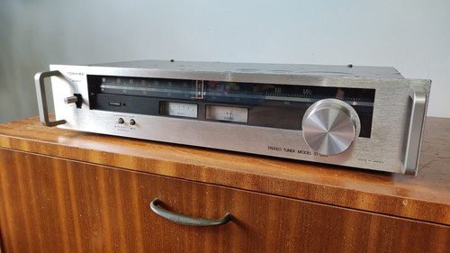 Toshiba 330 stereo tuner - st-330, *