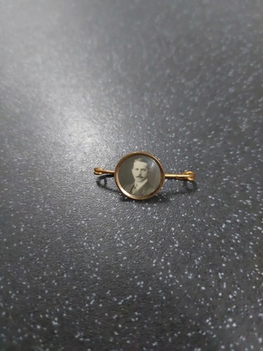 Vintage photo pin badge - a,