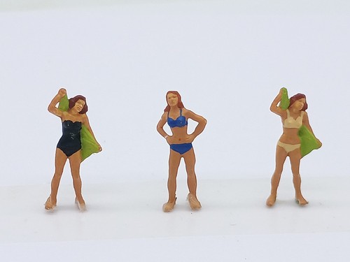 Preiser figures sunbathers - preiser,