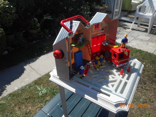Deluxe fire station - with, a