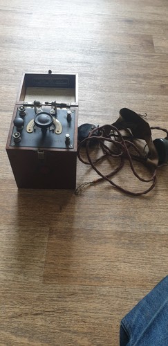 Vintage crystal radio - set, bbc