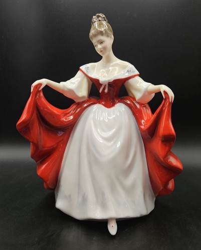 Royal doulton figurine sara - royal,