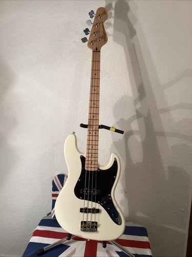 Vintage jazz rock bass - /,