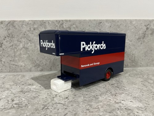 Corgi luton van - body,