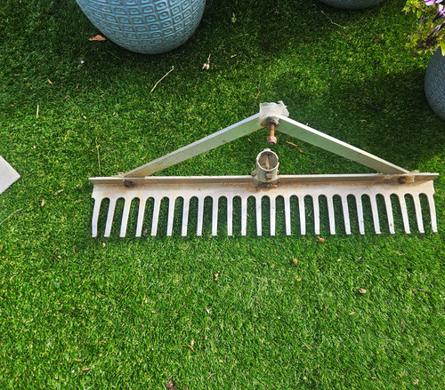 Bulldog aluminium metal hay - metal,