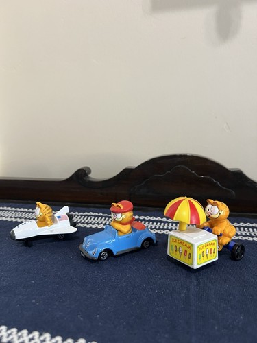 Vintage 1981 diecast garfield - vintage,