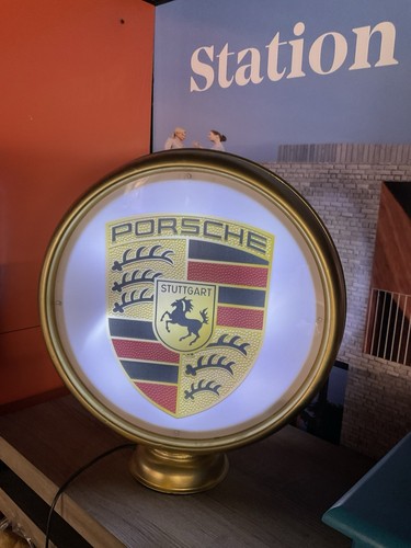 Porsche round light up - up, sign