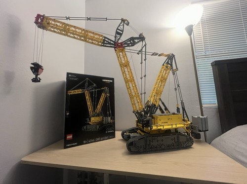Lego technic liebherr crawler - liebherr,