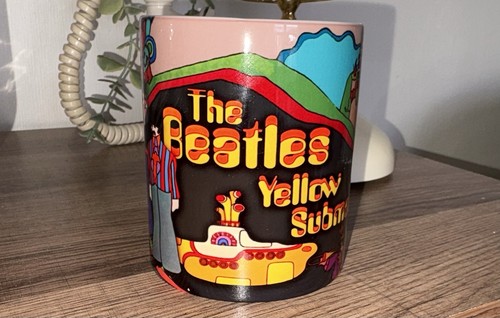 Beatles yellow submarine mug - yellow,