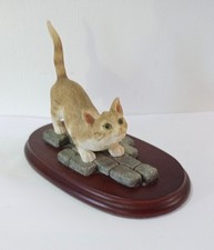 Sherratt & Simpson Cat  Stretching Leonardo Figurine on plinth