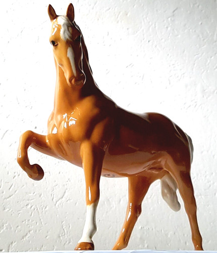 Beswick palomino head tucked - beswick,
