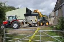 Photo A3 Loading the feed wagon with silage at Sonning Farm The Universi c2014