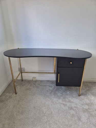 Black and gold - black,