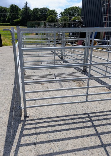 Lambing sheep hurdles pens - lambing, hurdles/pens