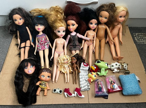 Huge bundle bratz dolls - huge,
