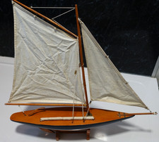 Vintage Wooden Pond Yacht – Canvas Sails