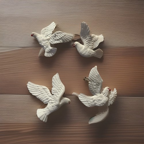 Vintage white hard plastic - white,