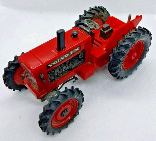 Britains volvo bm2654 red - britains,