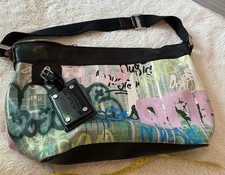 gwen stefani L.A.M.B shoulder