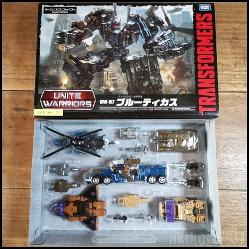 Tomy transformers unite - transformers,