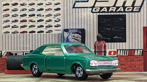 Tomica nissan laurel 2000 - laurel,