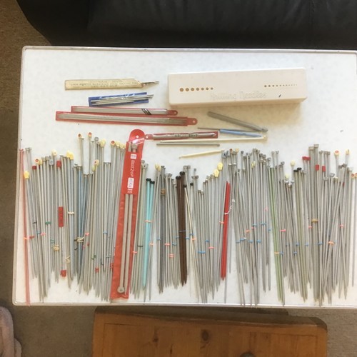 Job lot 80 knitting - ,