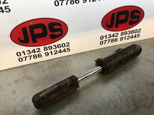 Front cylinder hydraulic lift