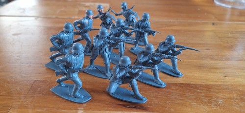 Vintage airfix soldiers - vintage,