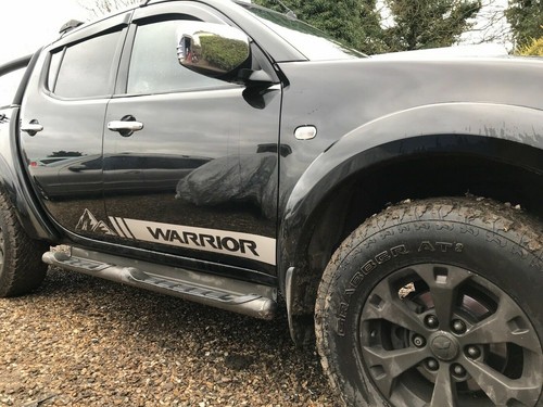 Mitsubishi warrior l200 side - warrior,