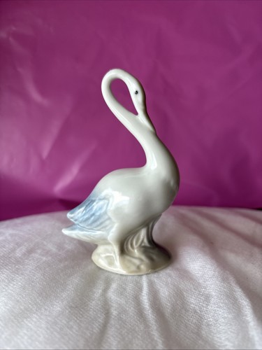 Vintage glossy porcelain - porcelain, swan