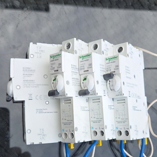 Schneider electric ic60h rcbo - schneider,