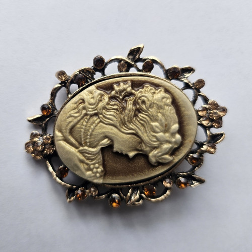 Vintage cameo lady brooch gold - vintage,