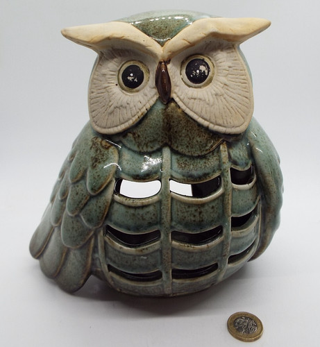 Studio pottery large owl - large,