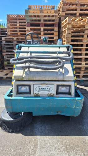 Tennant 6400 sweeper - tennant, kabota