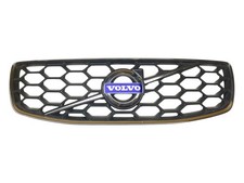 08-16 Volvo XC70 Front Upper