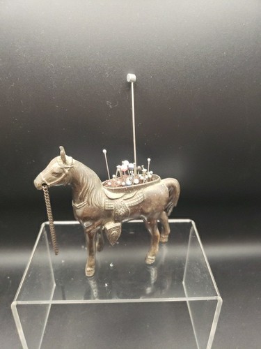 Vintage bronze metal horse - bronze/,