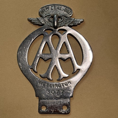 Vintage badge automobile - aa,