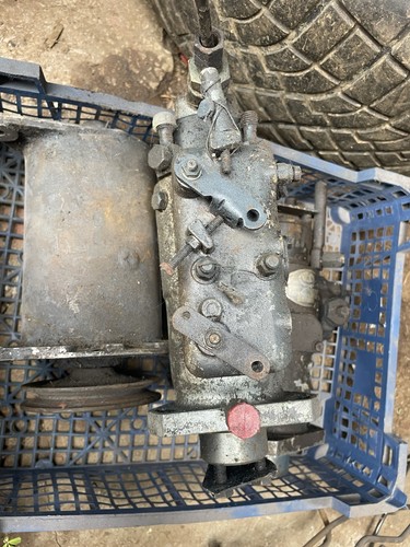 David brown tractor 990 - brown,