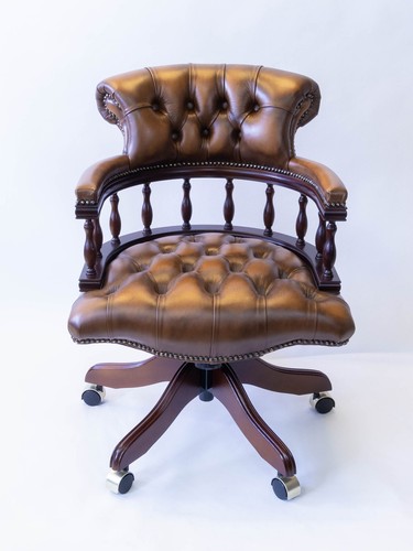 Chesterfield captains desk