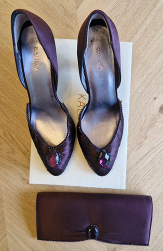Size plum coloured diamonte - 5,