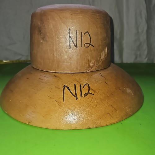 Wooden hat block - ,
