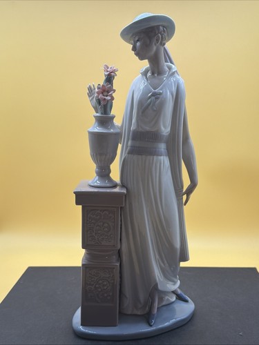 Lladro 5175 lady - grand, casino