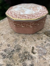 Vintage WEDGWOOD VENUS "Love"  Bone China Trinket Box Lid Rare Find