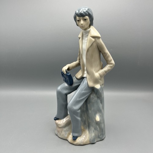 Cascades young man long limbs - cascades,