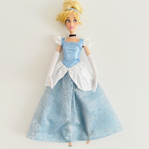 Disney store classic doll - store,